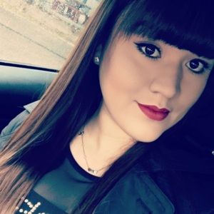 Meet your Posher, Evelyn